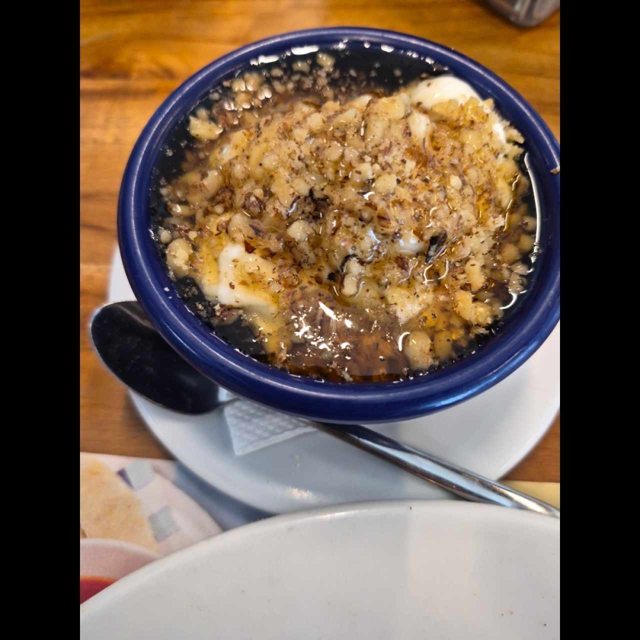 Yogurt con miel y nueces