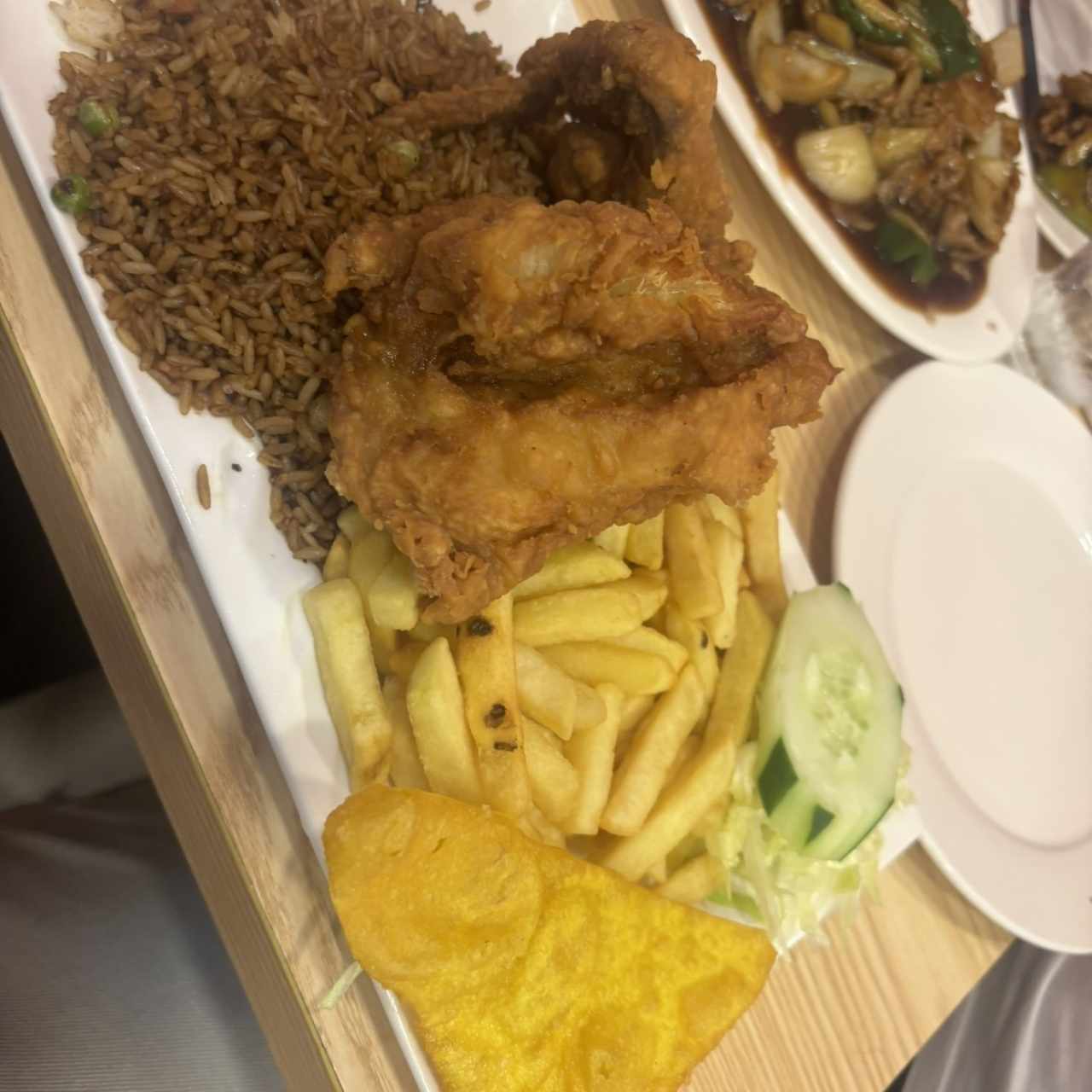 Combo 4 - Pollo frito + arroz frito + papas fritas + ensalada + soda en lata