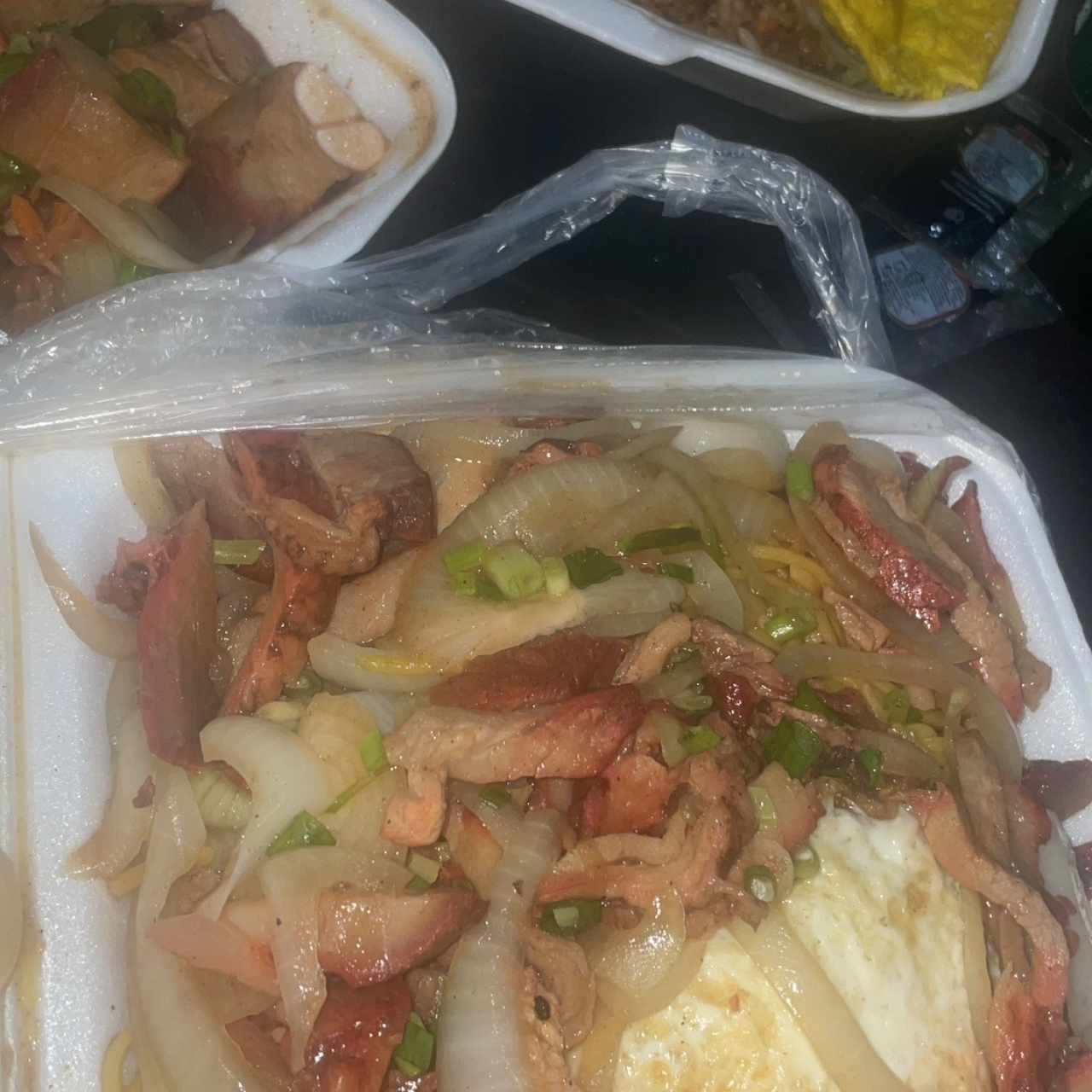 Combo 1 - Bisteco picado + arroz frito + papas fritas + ensalada + soda en lata