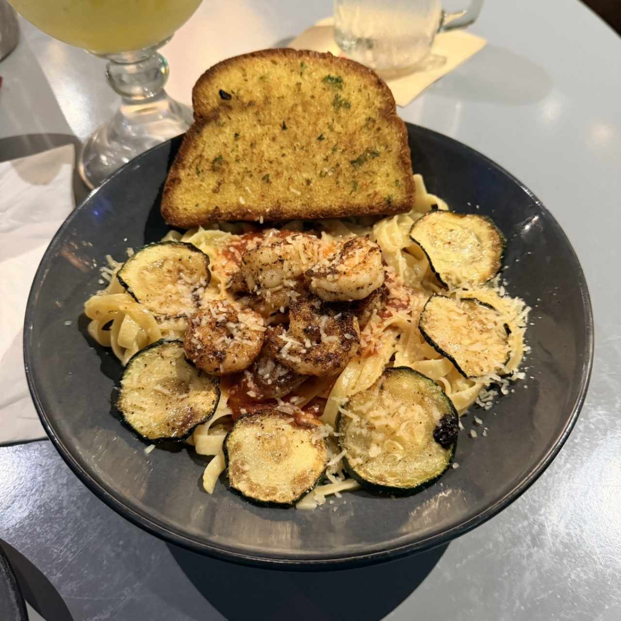 Shrimp con fettuccine 