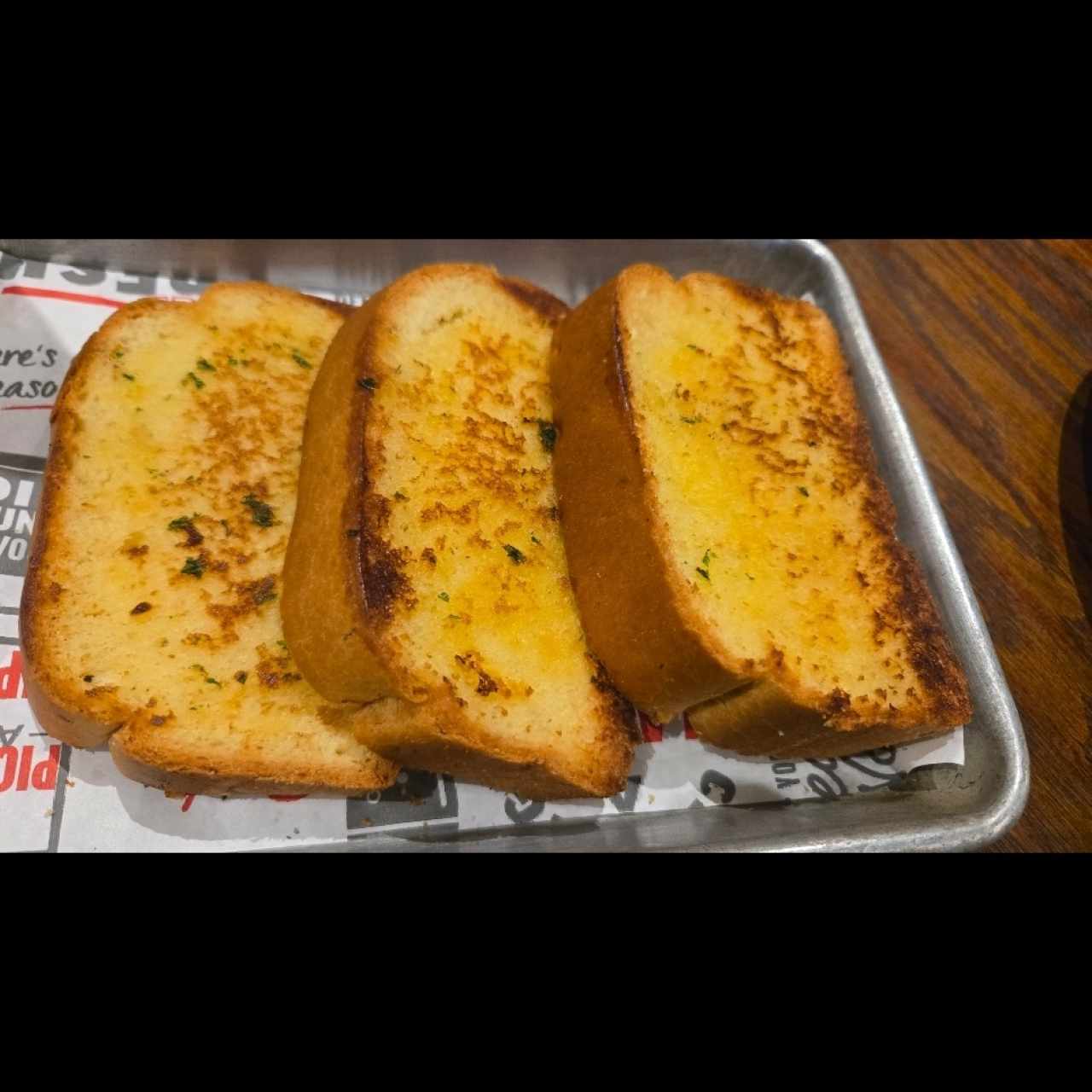 Canasta de Pan de Ajo