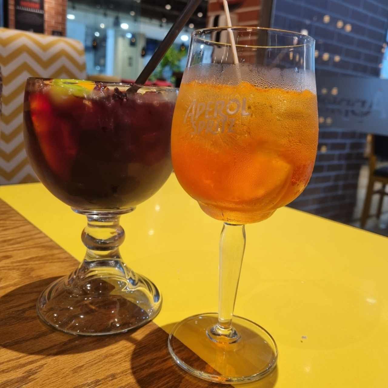 Sangría de manzana roja y Aperol Spritz