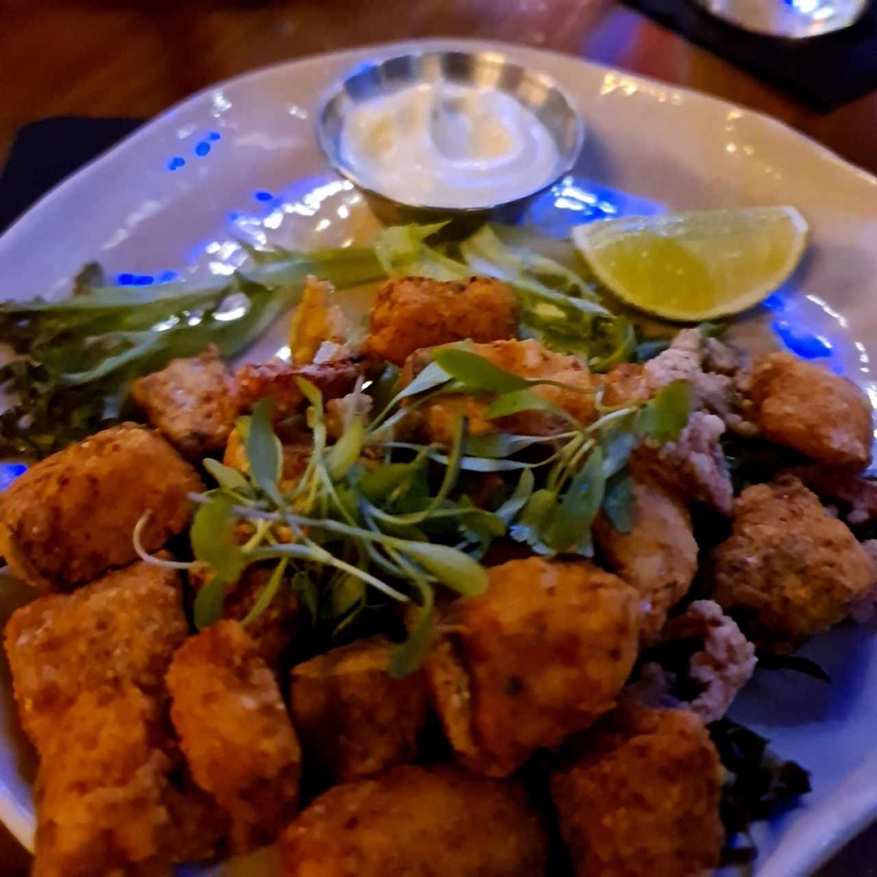 BAR BITES - Salmón Chiharrones