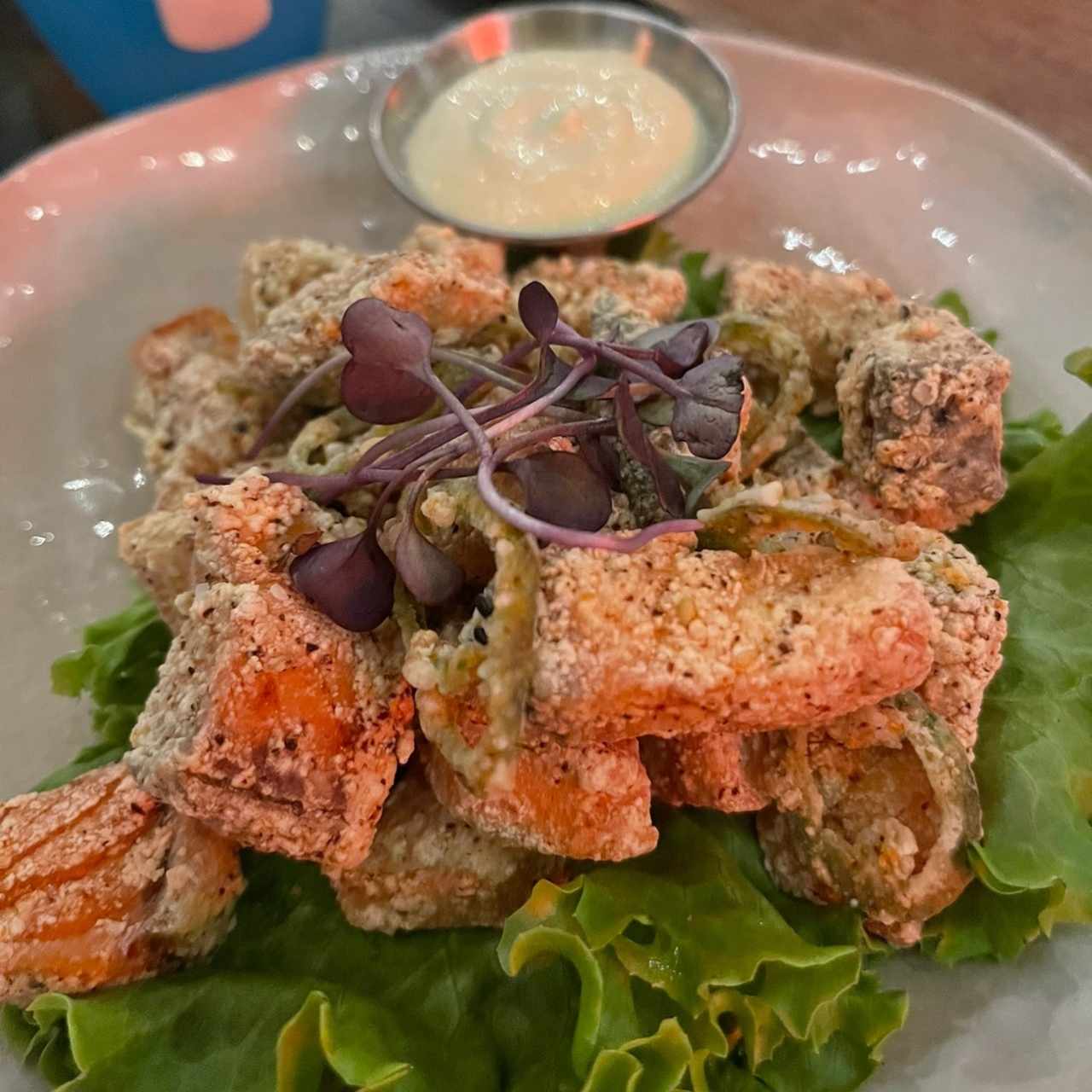 BAR BITES - Salmón Chiharrones