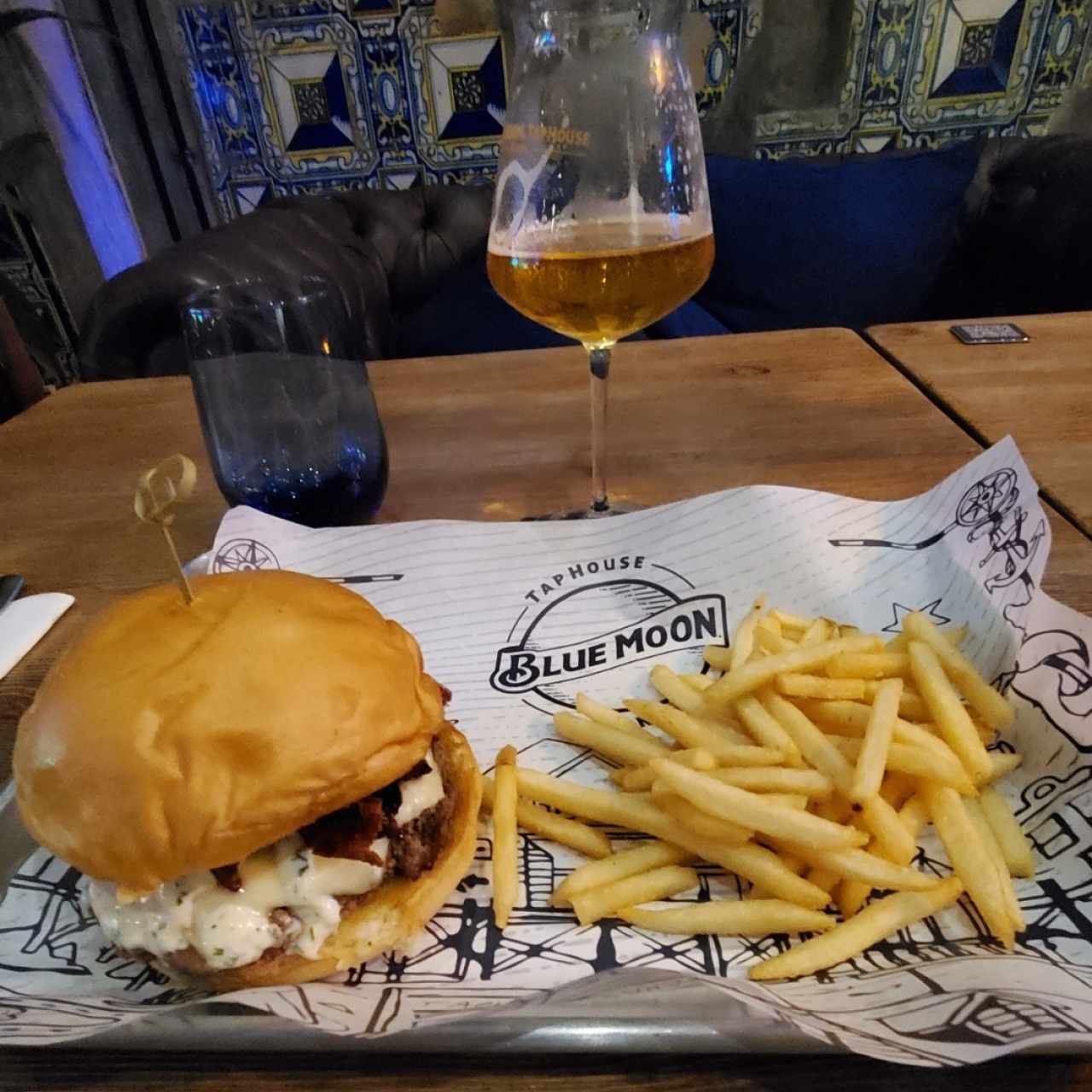 Blue Moon Burguer