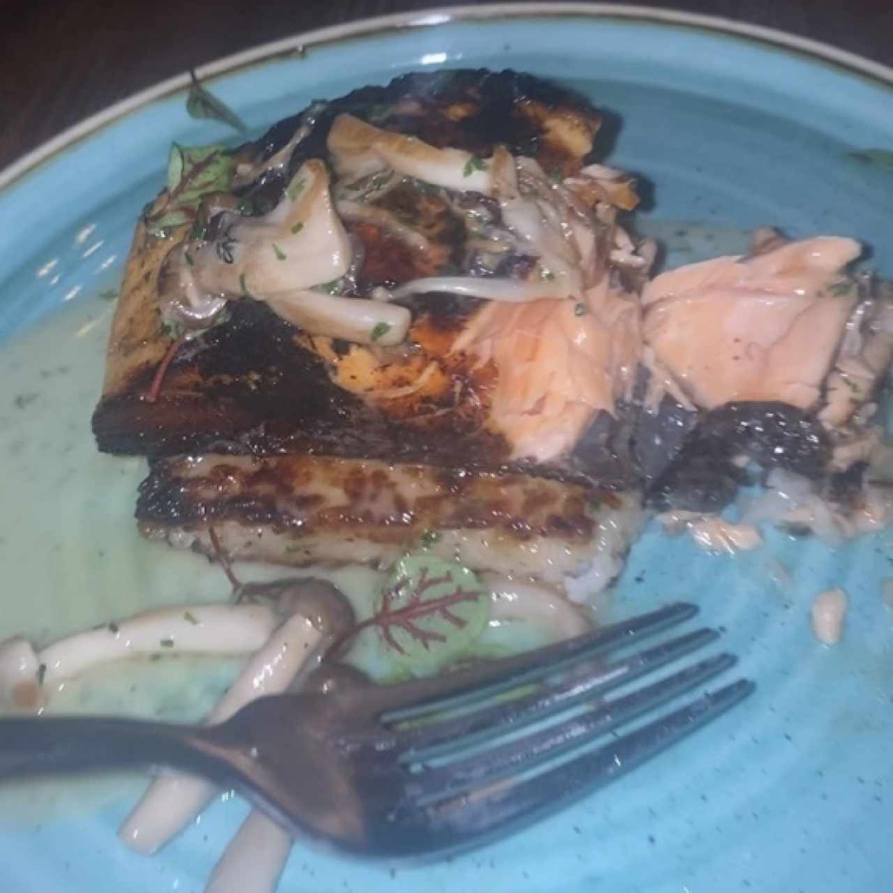 BAR BITES - Salmón Chiharrones