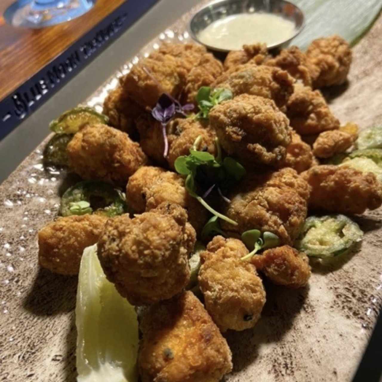 Salmón chicharrón