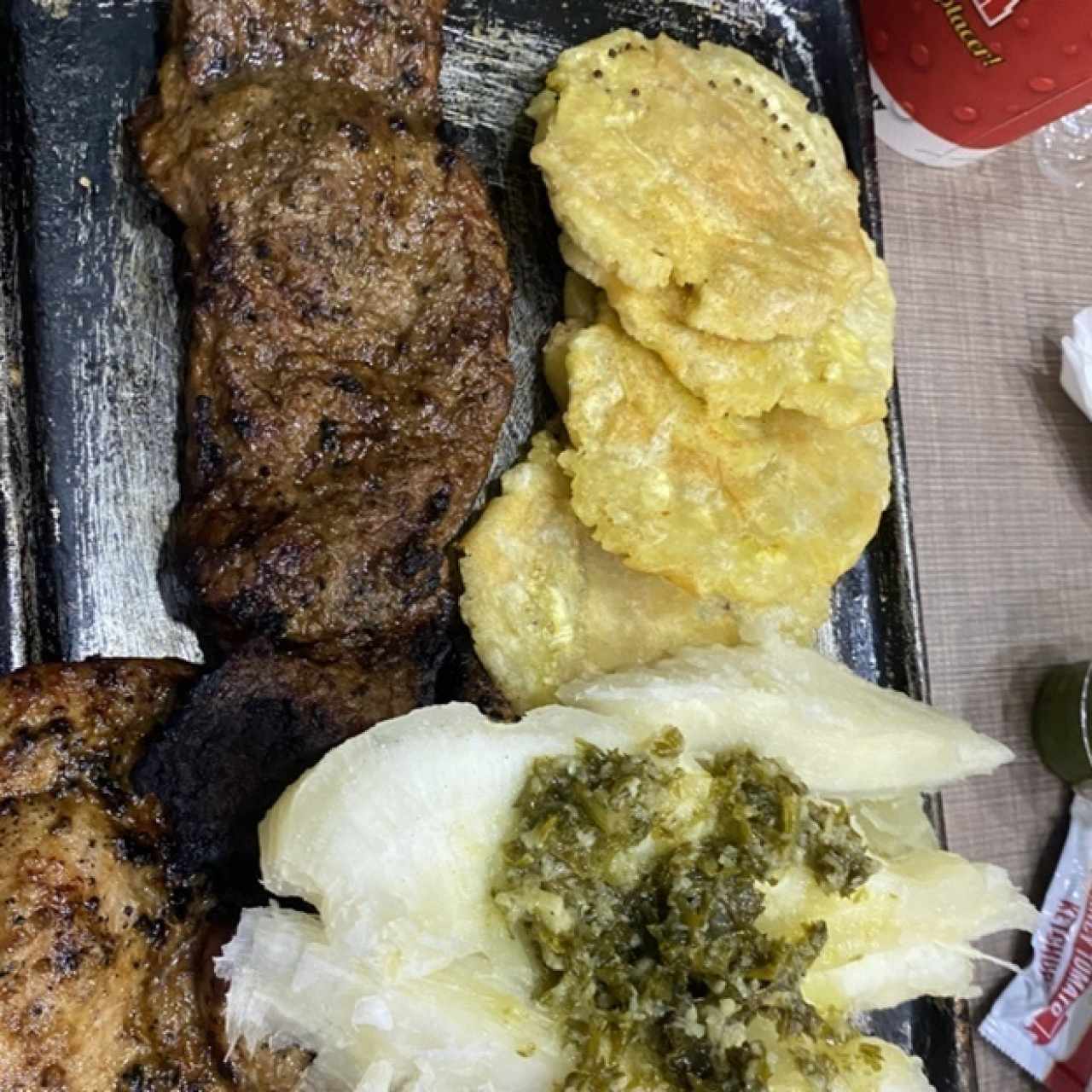 pollo y carne