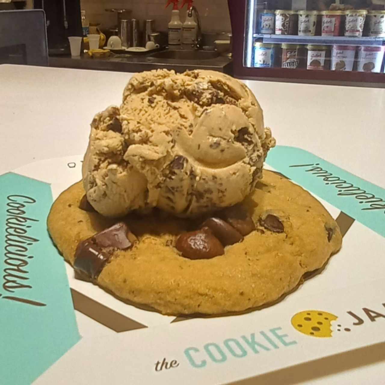Galletas Xl - Chocolate Supreme con helado Mochaccino