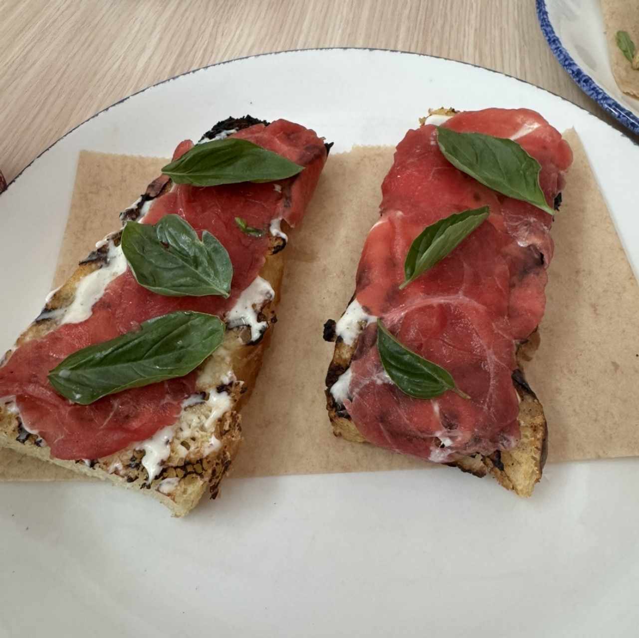 Crostini Di Carpaccio Al Tartufo