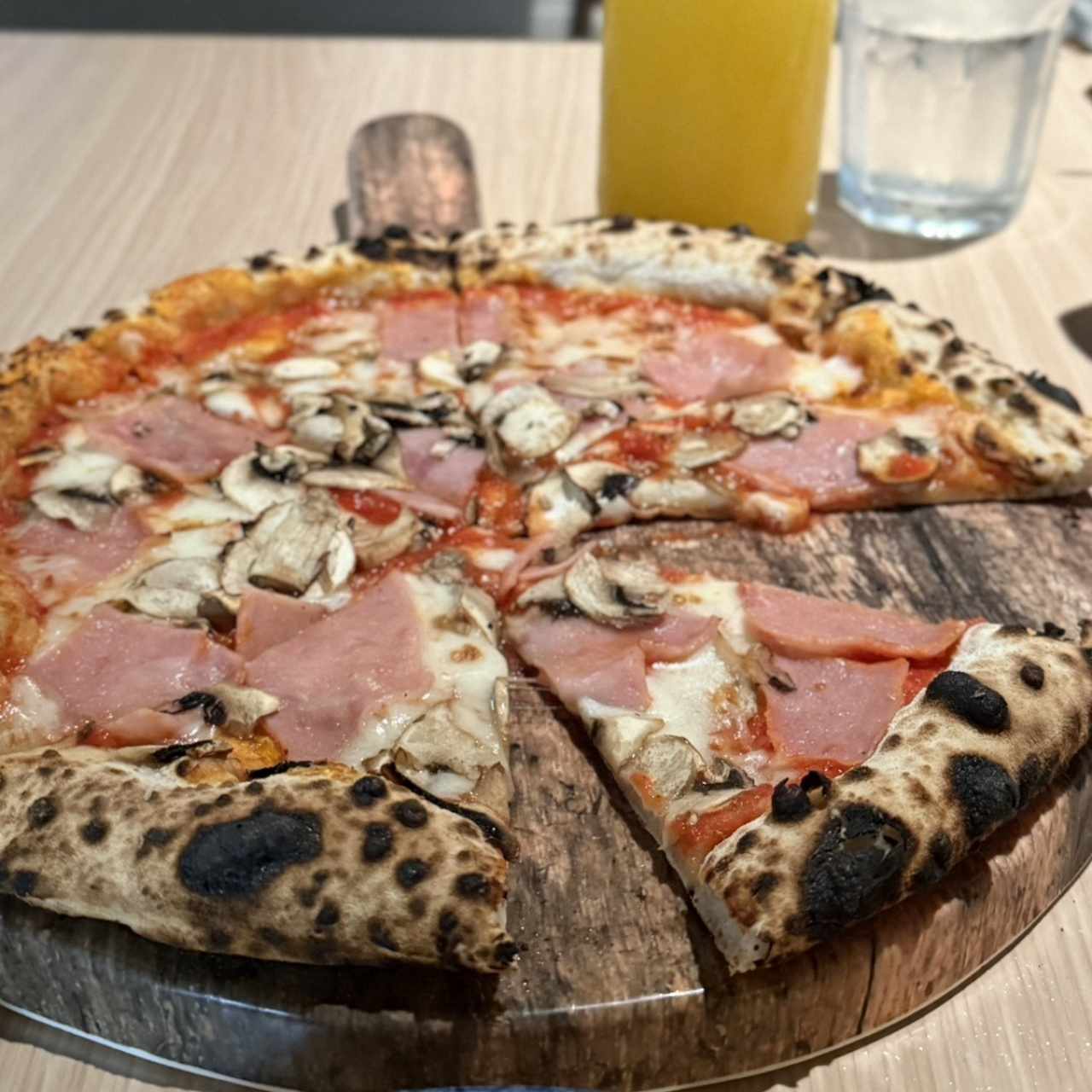 Pizzas Tradicionales - Pizza Prosciutto Funghi