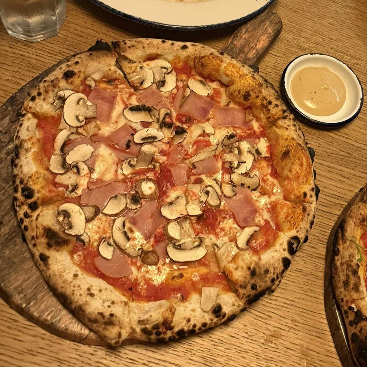 Pizzas Tradicionales - Pizza Prosciutto Funghi