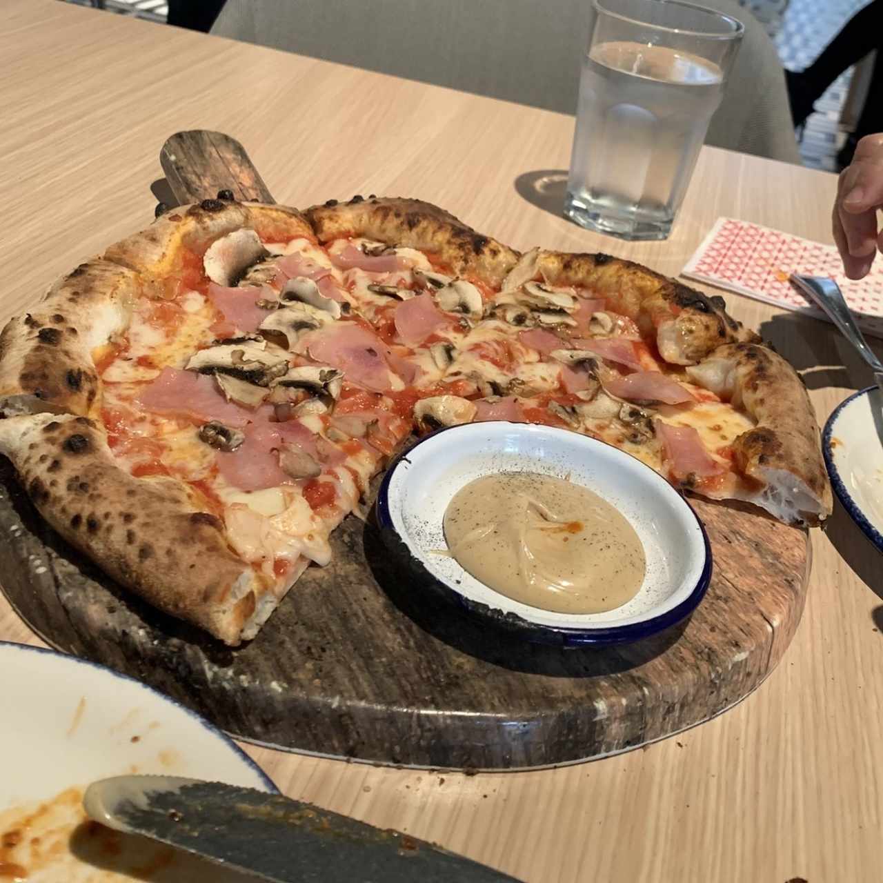 Pizzas Tradicionales - Pizza Prosciutto Funghi