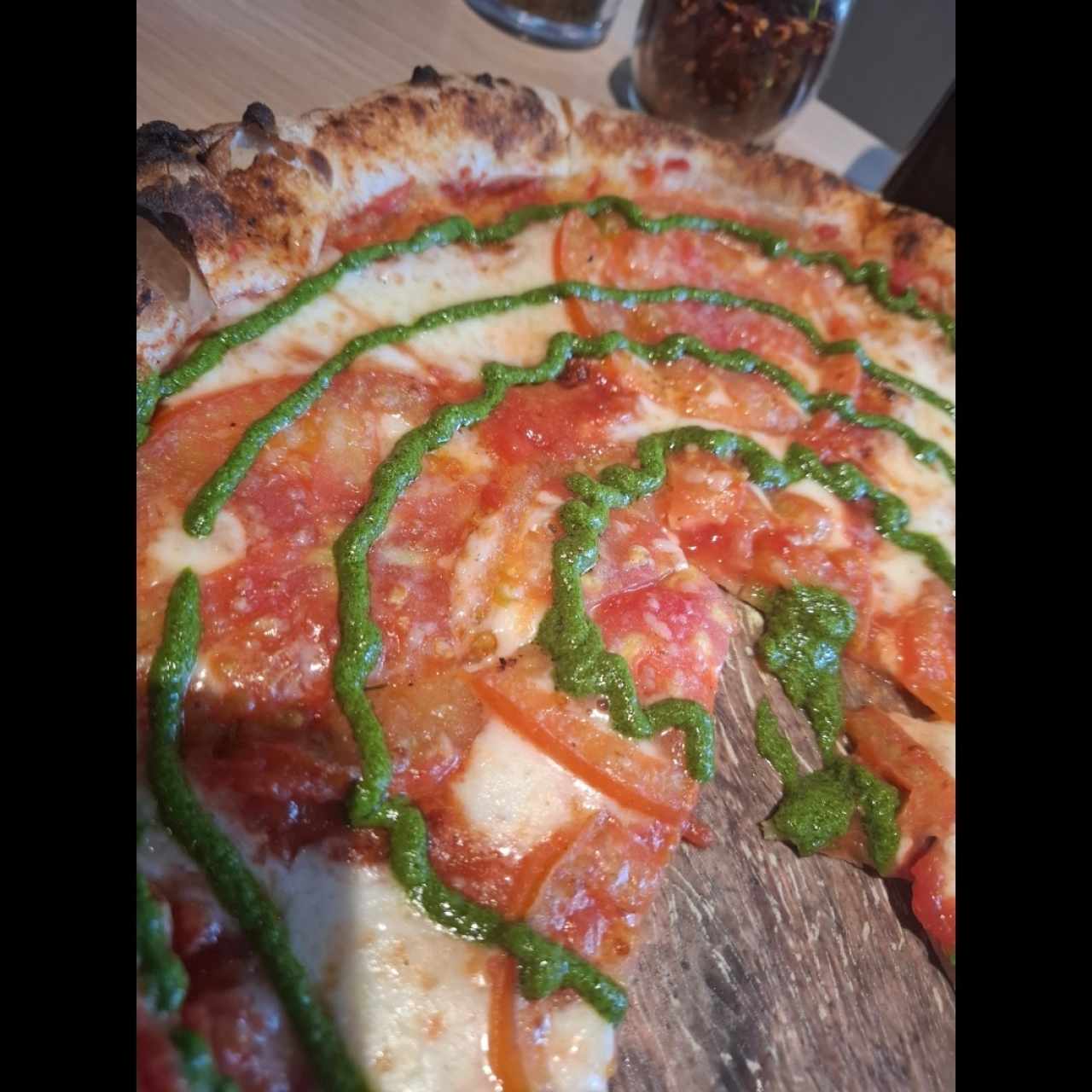 Pizzas Tradicionales - Pizza Caprese