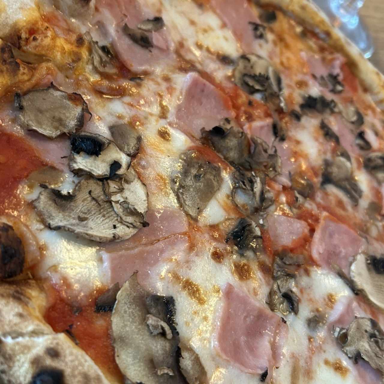 Pizzas Tradicionales - Pizza Prosciutto Funghi