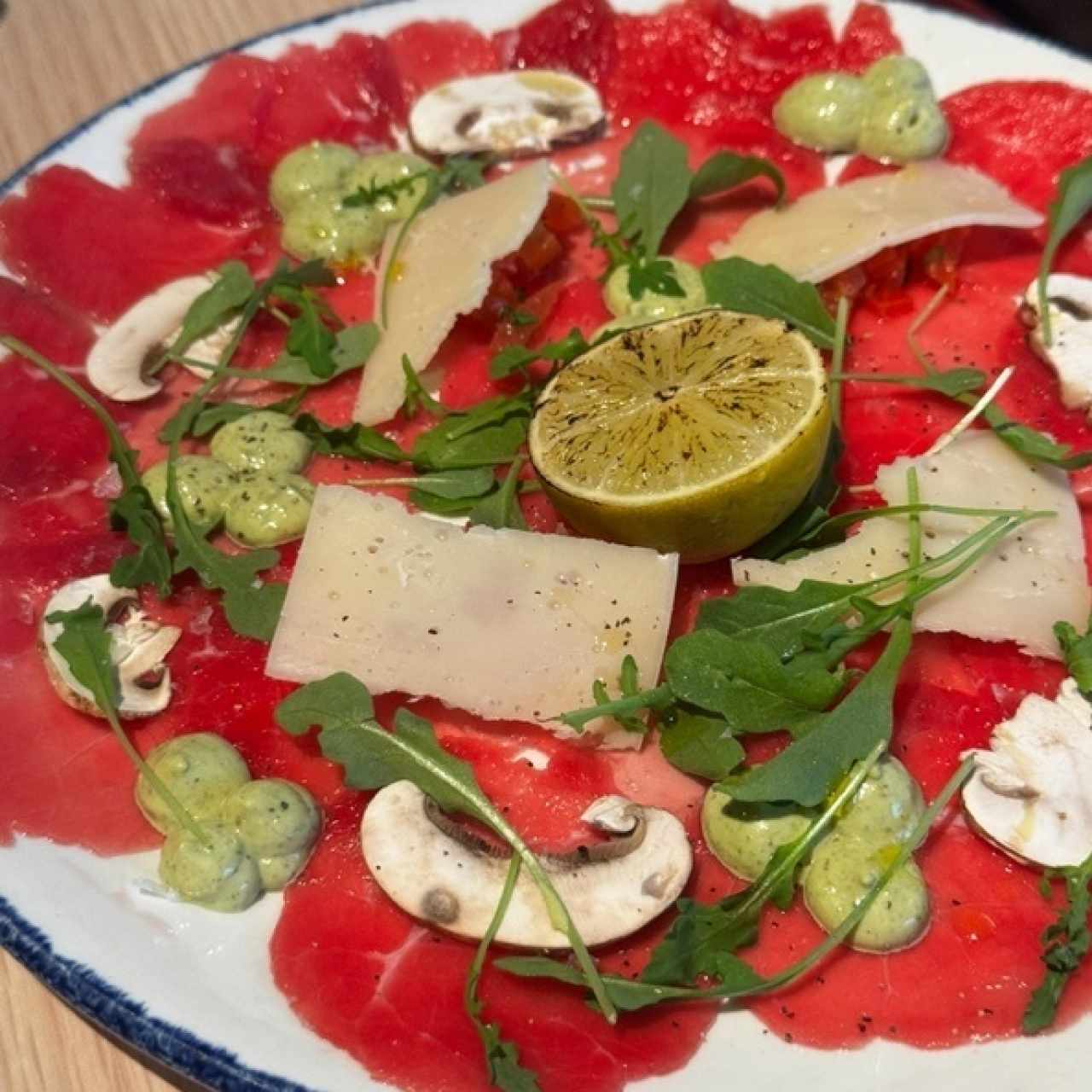 Crostini Di Carpaccio Al Tartufo