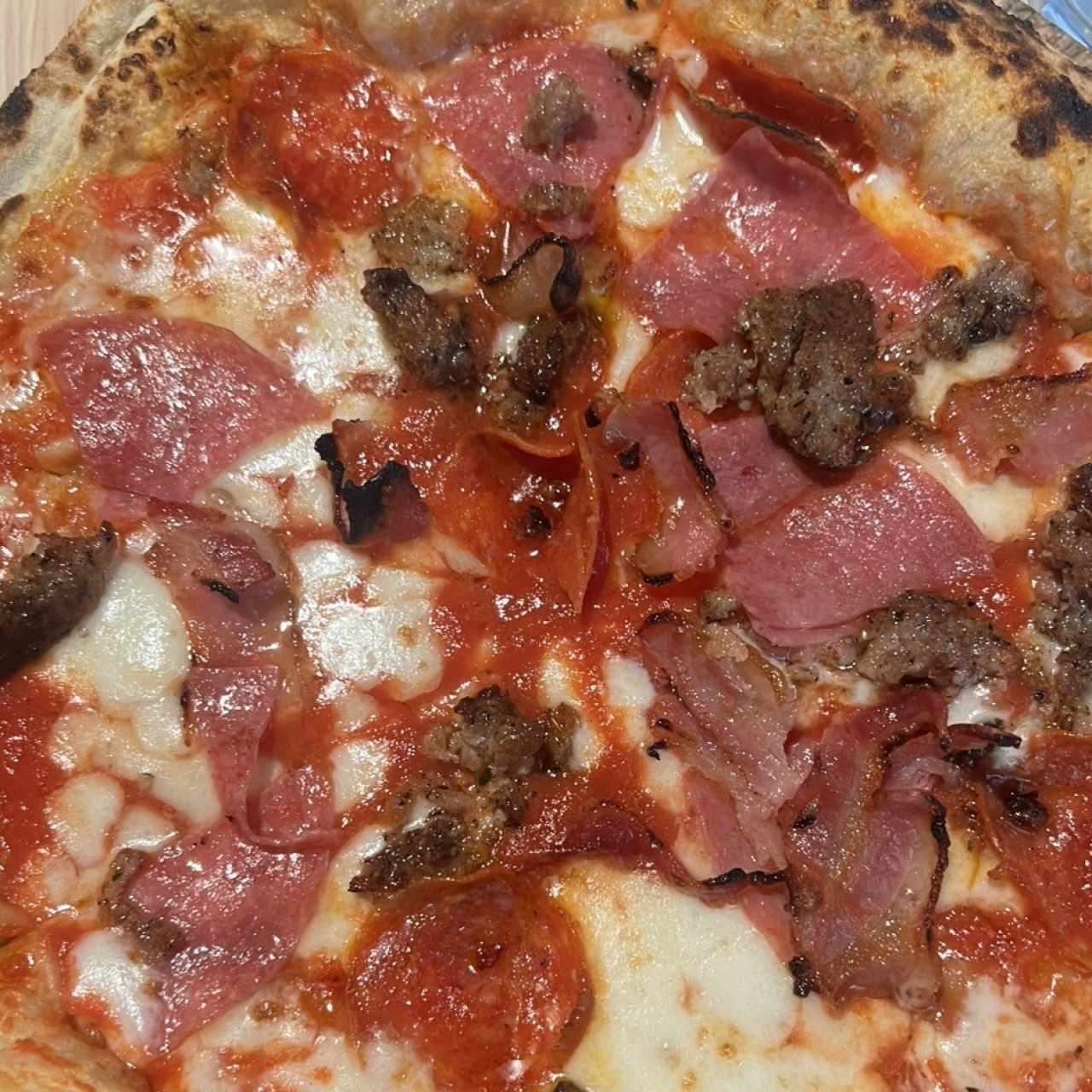 Pizzas Tradicionales - Pizza Carnivor