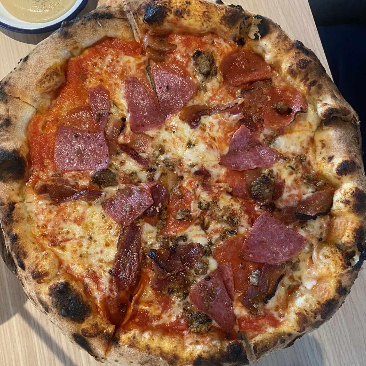 Pizzas Tradicionales - Pizza Carnivor
