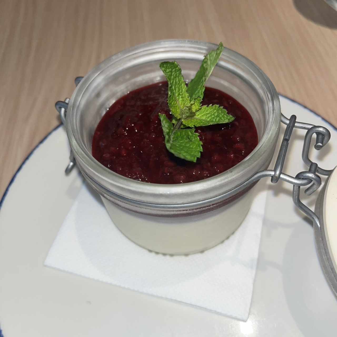 Panacota frutos rojos.