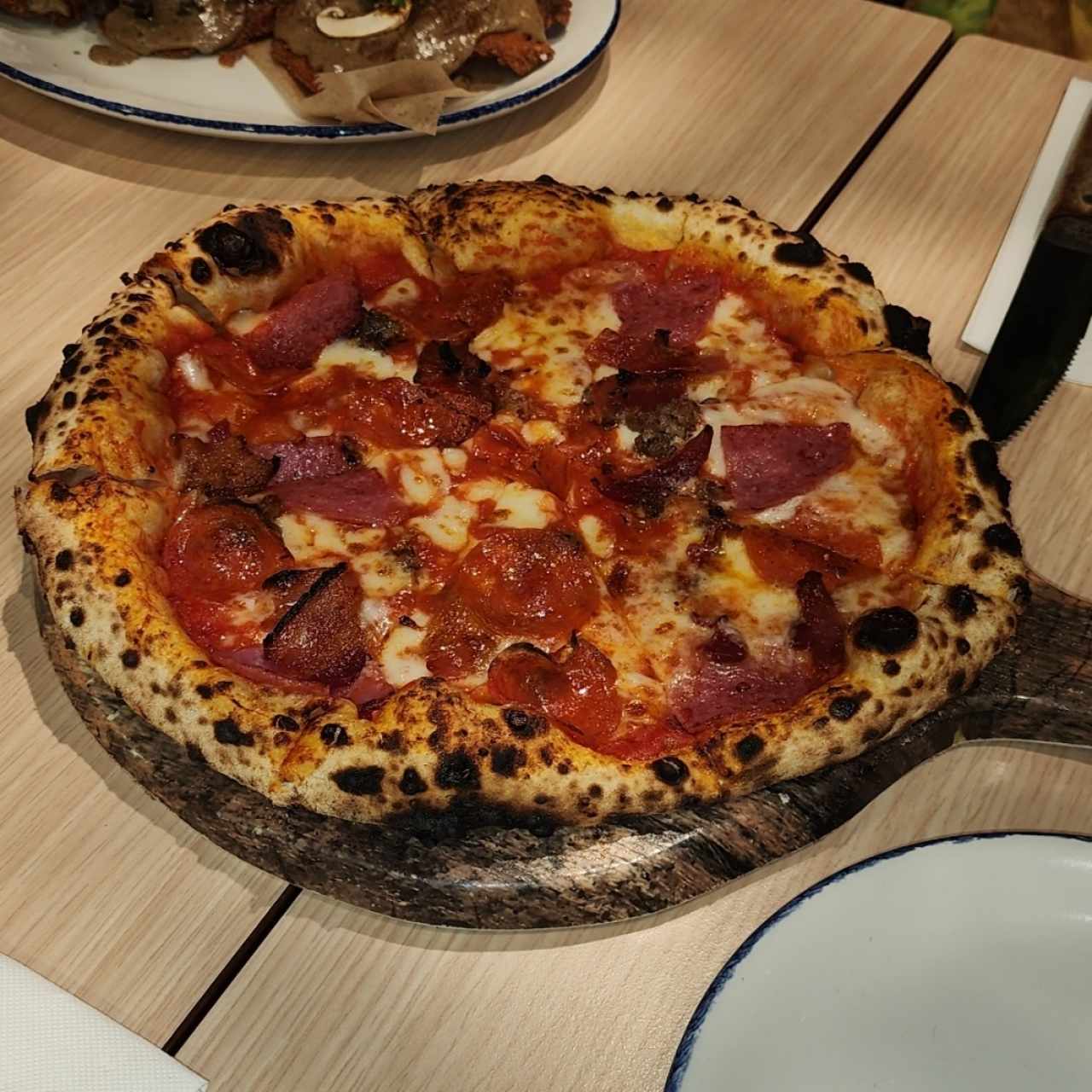 Pizzas Tradicionales - Pizza Carnivor