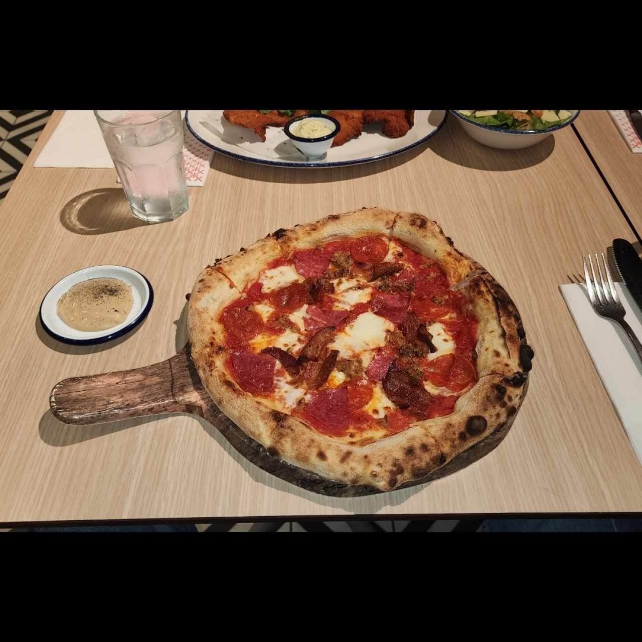 Pizzas Tradicionales - Pizza Carnivor