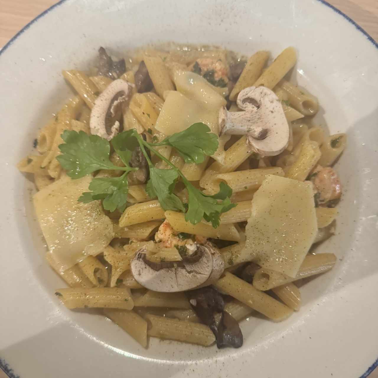 Fetuccini Aglio, Olio,Funghi E Pepperoncino