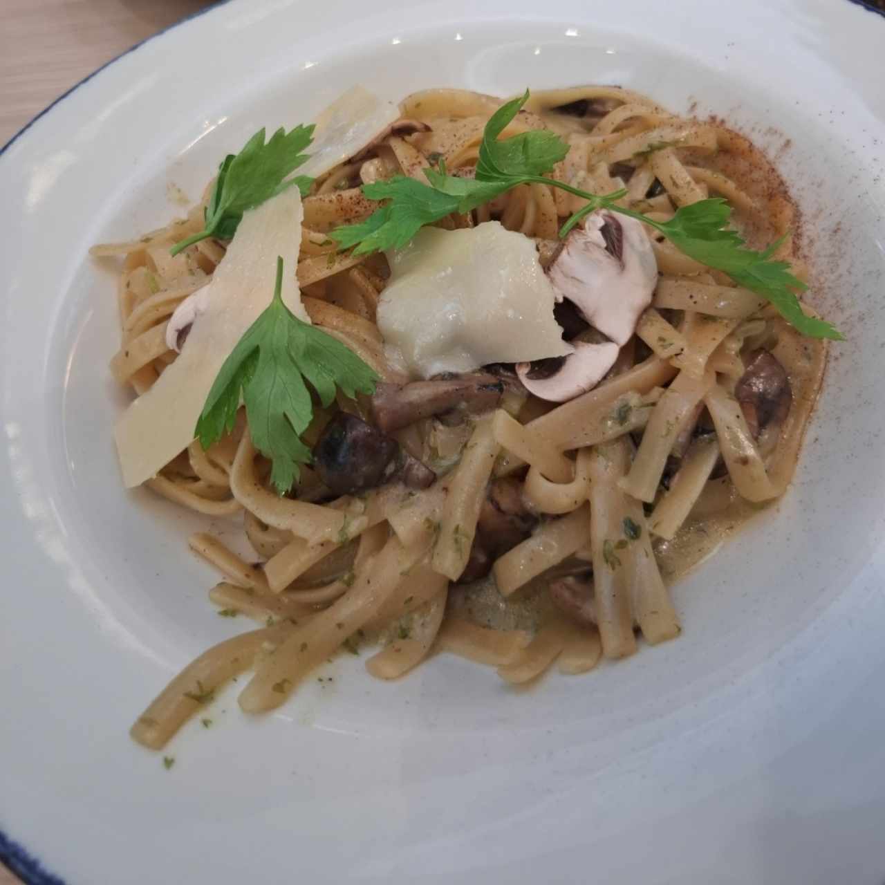 Fetuccini Aglio, Olio,Funghi E Pepperoncino