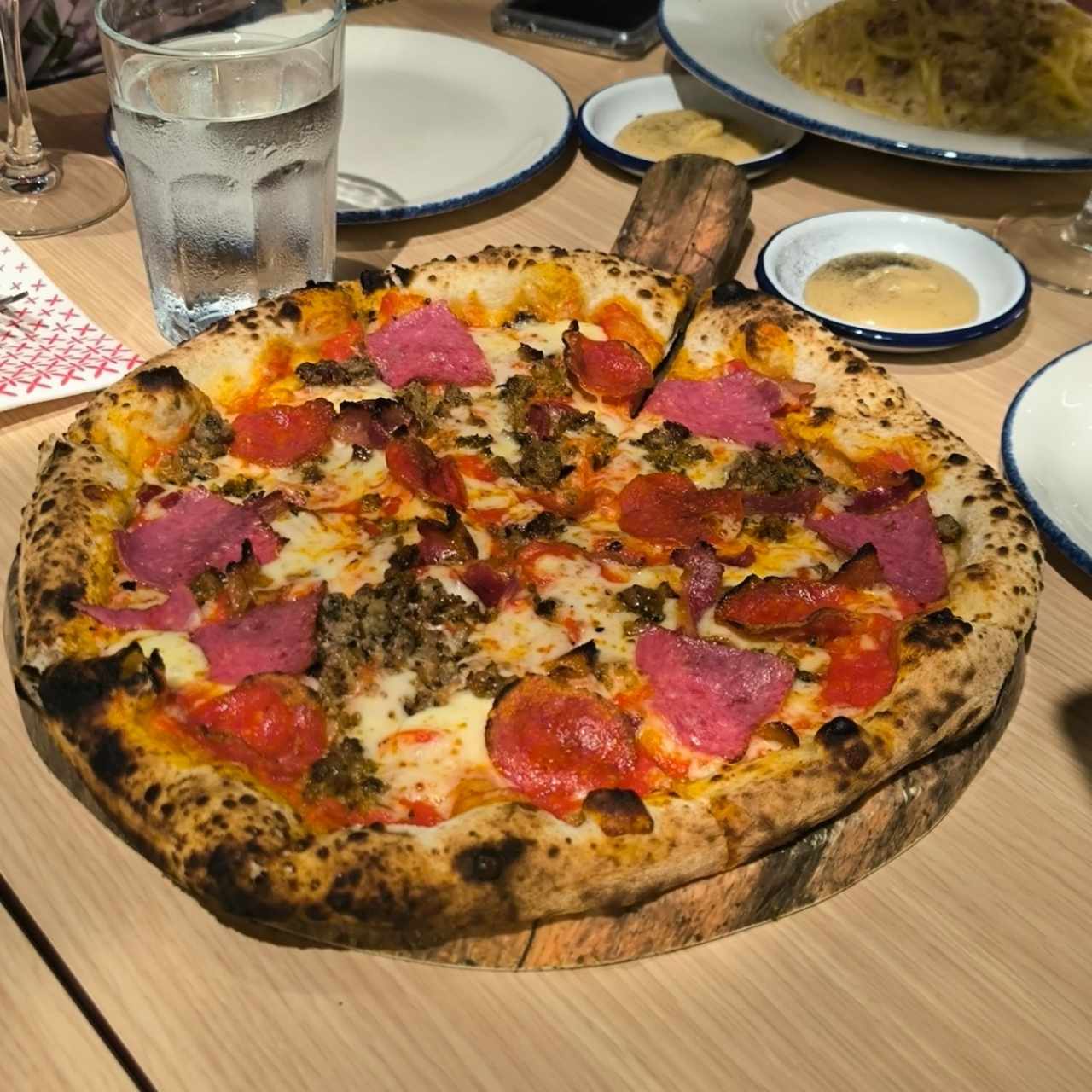 Pizzas Tradicionales - Pizza Carnivor