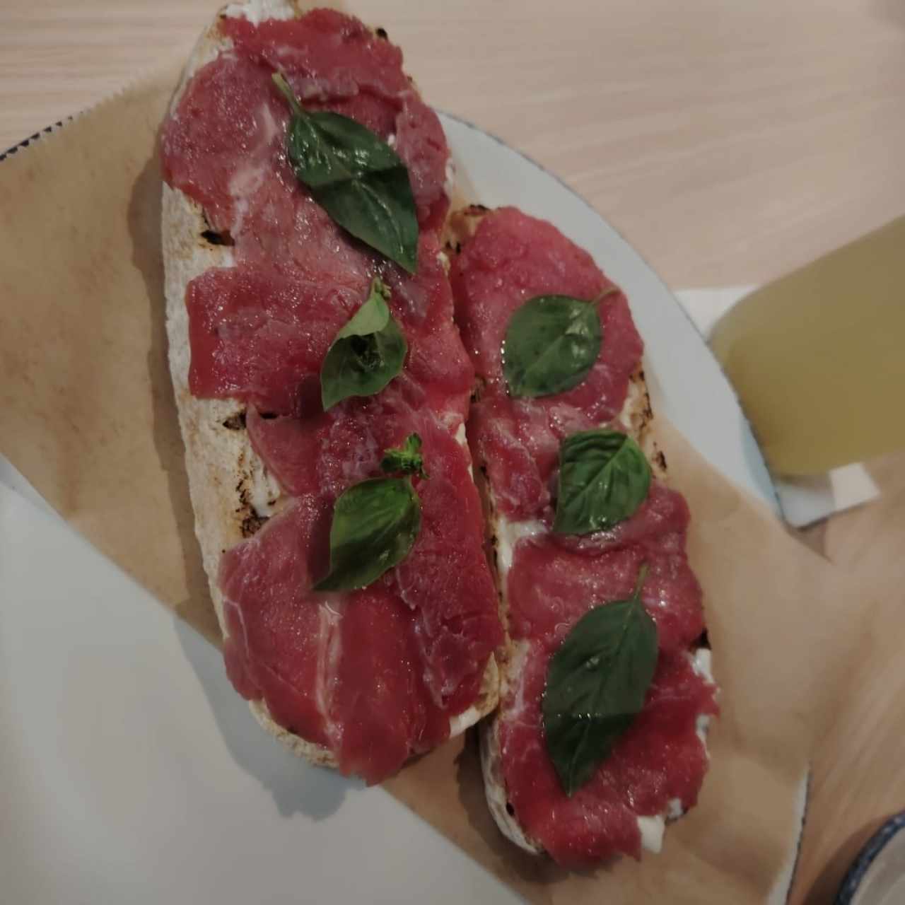 Crostini Di Carpaccio Al Tartufo