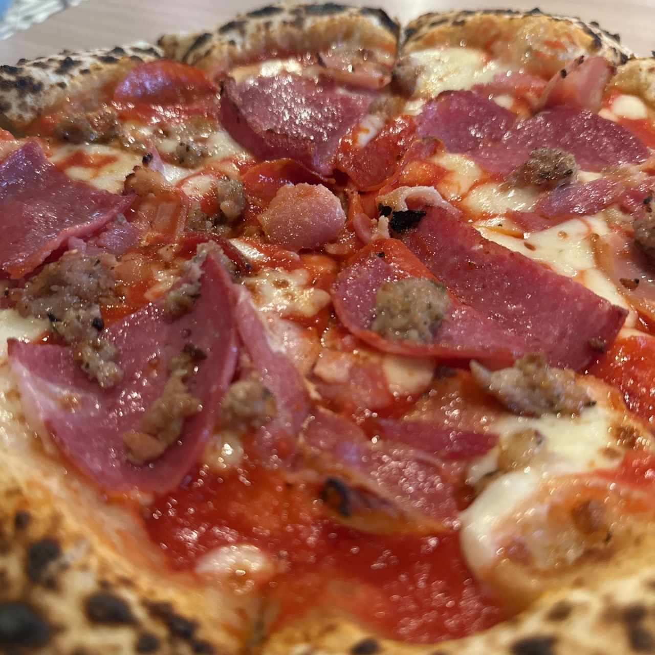 Pizzas Tradicionales - Pizza Carnivor