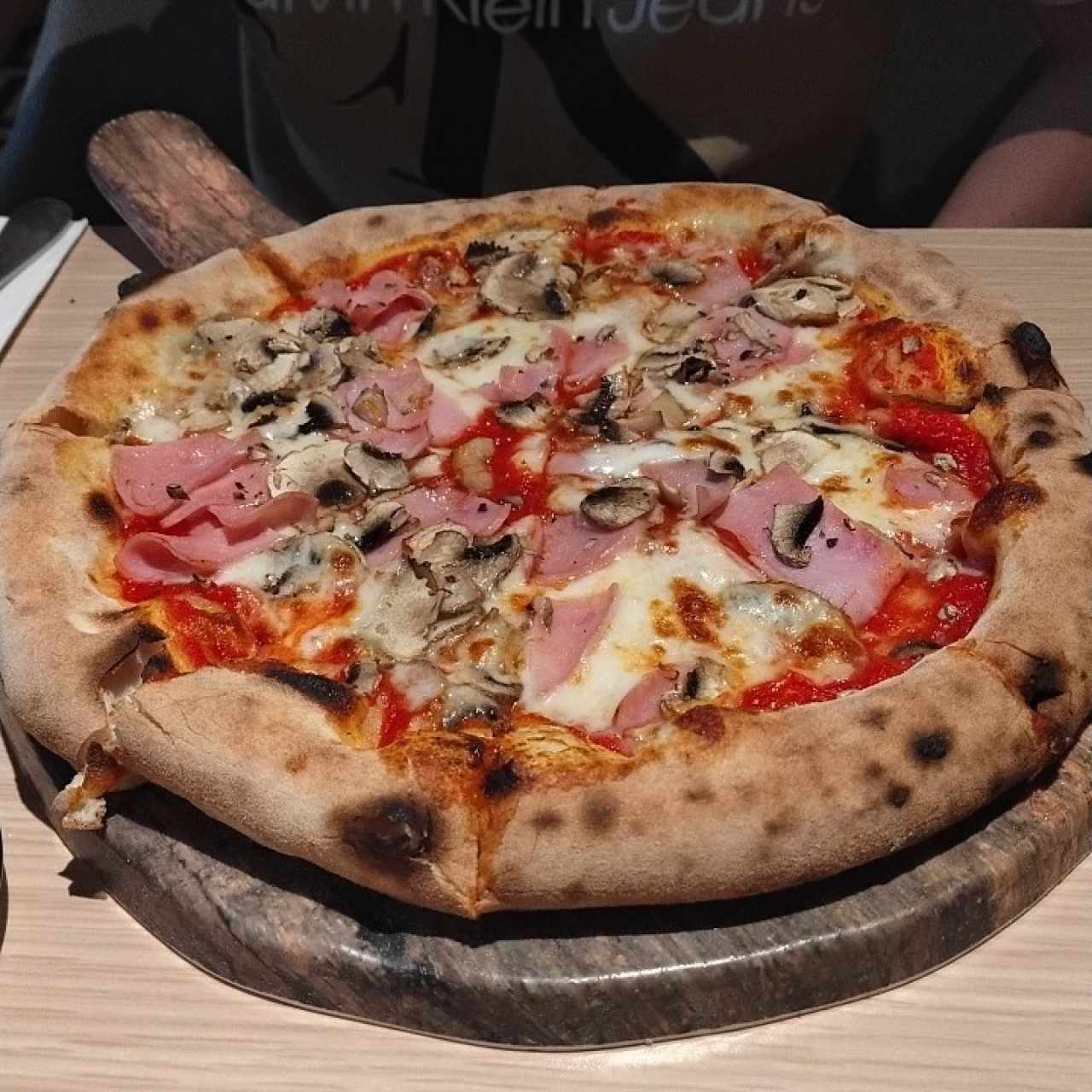 Pizzas Tradicionales - Pizza Prosciutto Funghi