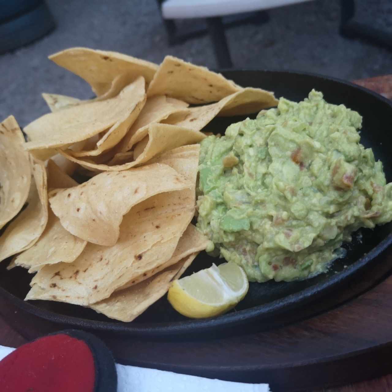 Guac con totopos