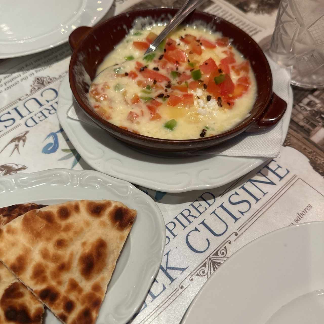 Entradas Calientes - Saganaki Tirion