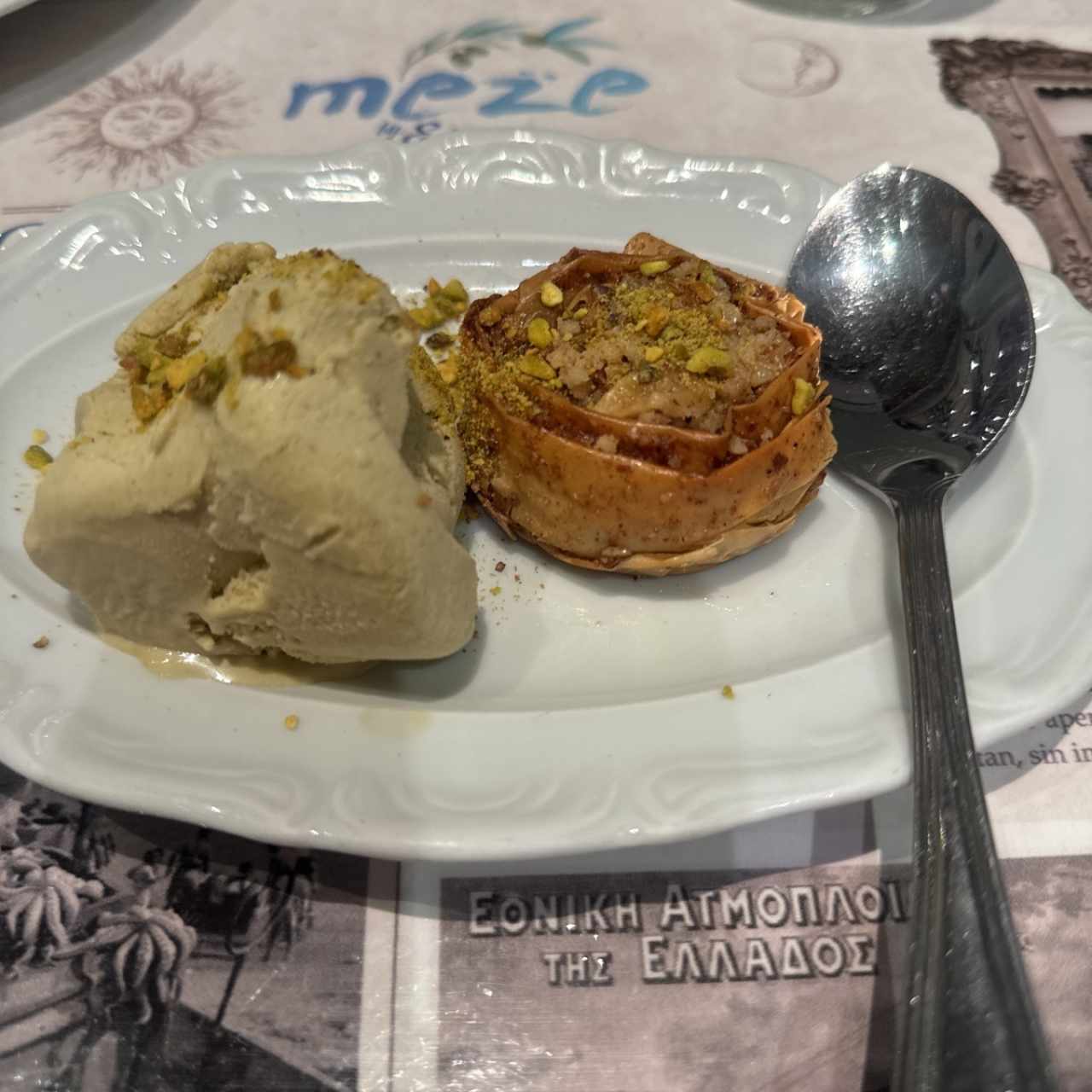Postres - Baklava con helado 