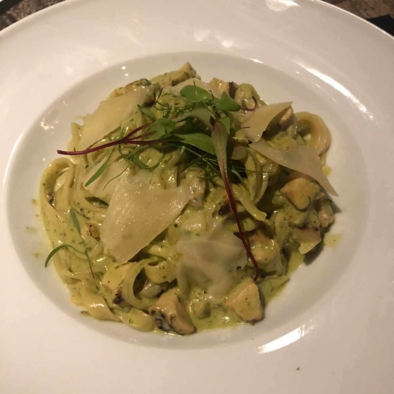 Fettuccini Polo e Basilico