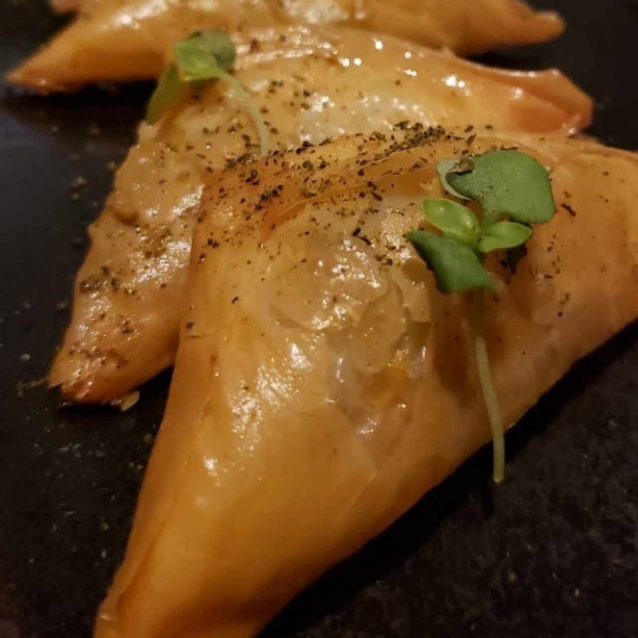 Entradas Calientes - BAKLAVA DE POLLO