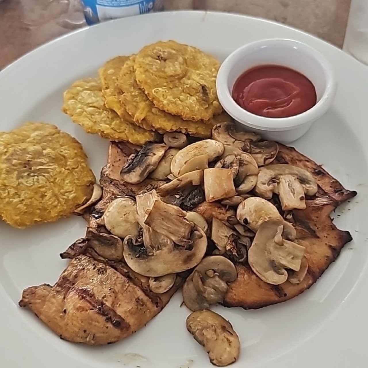 PECHUGA CON CHAMPIÑONES FRESCOS