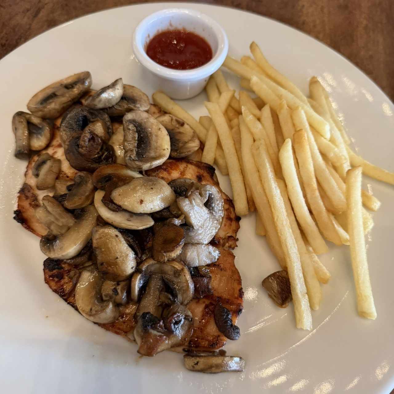 Pechuga de pollo con hongos