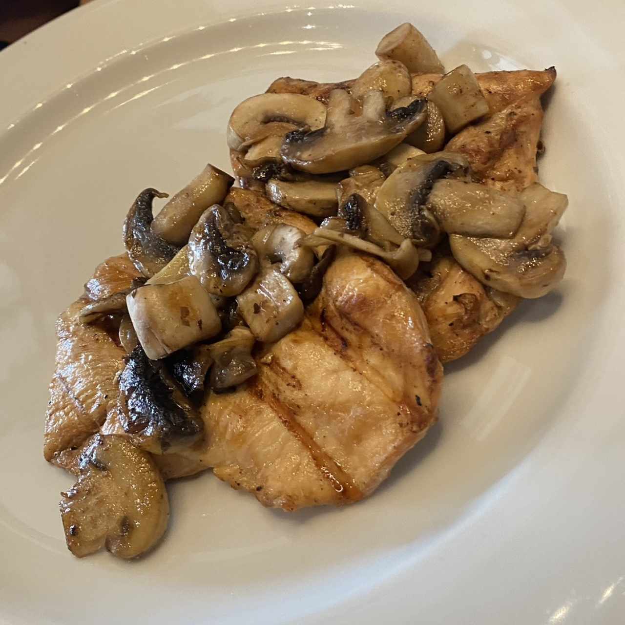 Pechuga de pollo con champiñones