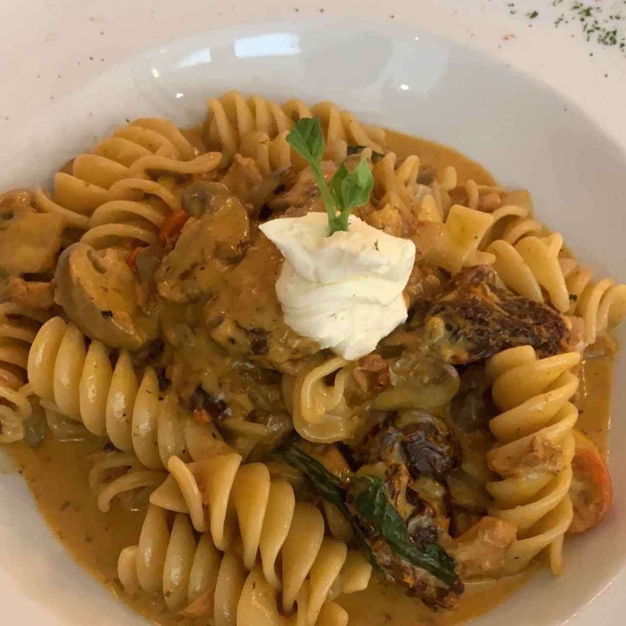 Pasta de la casa con tomate seco