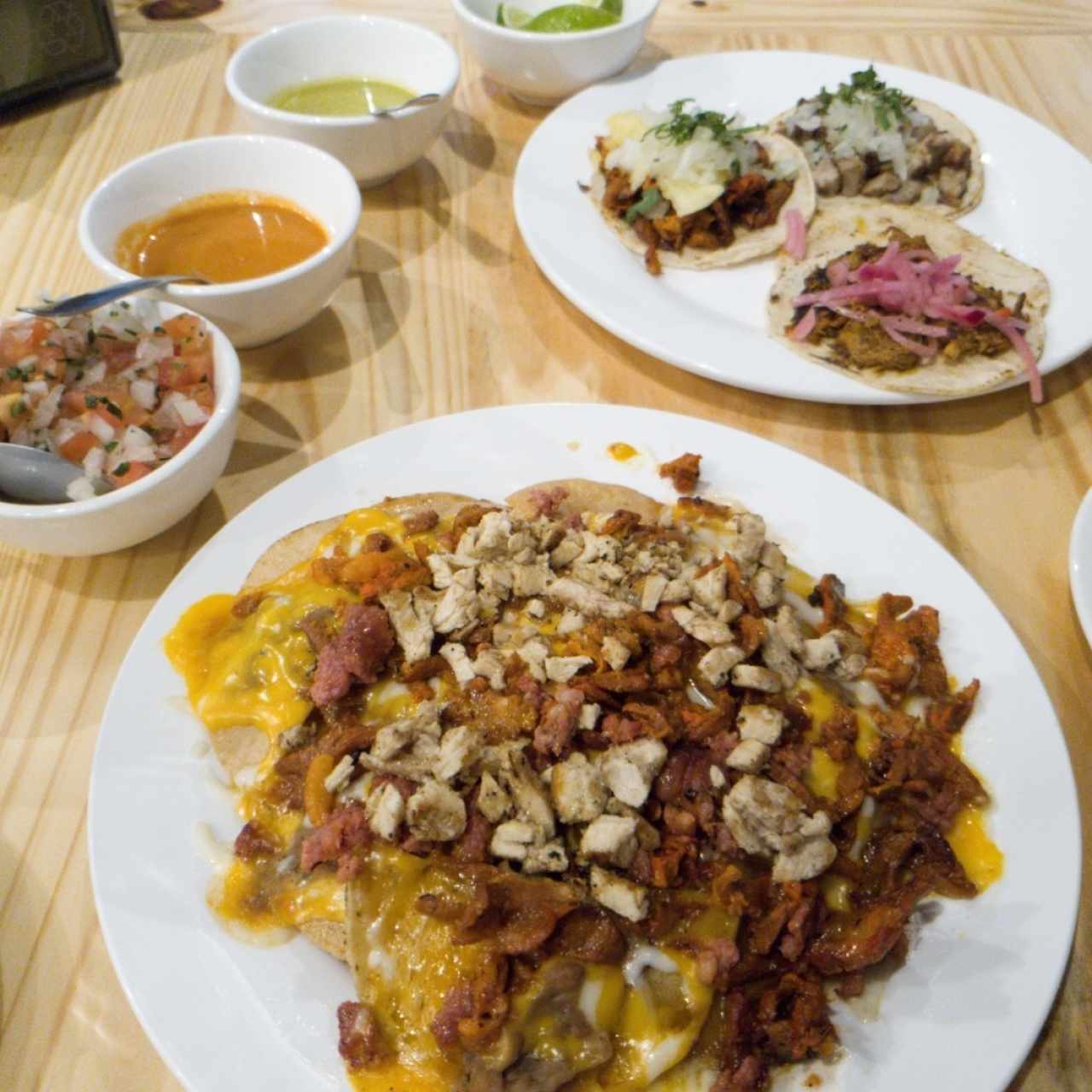 Nachos Mixtos + Extra Pollo