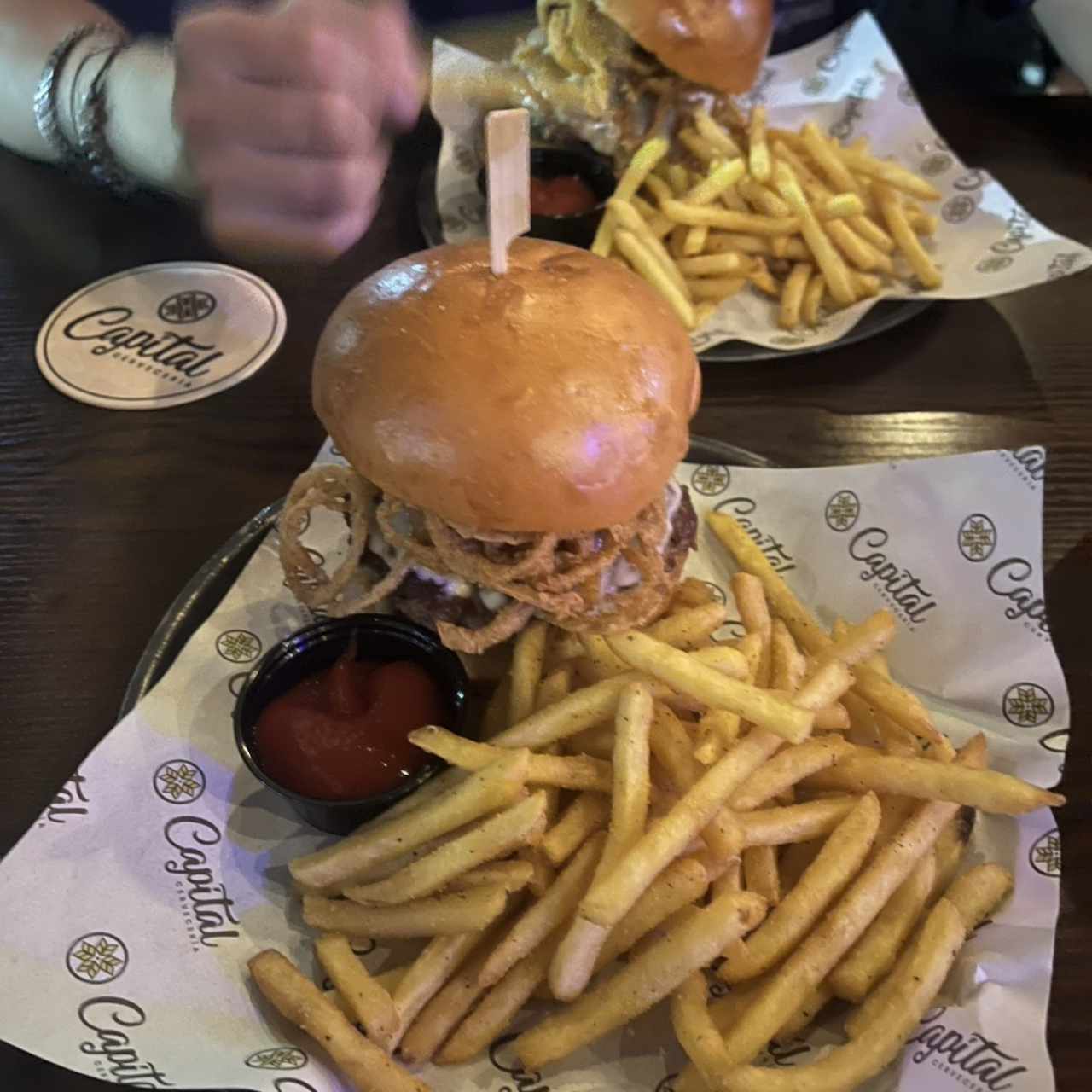 Hamburguesas - CAPITAL