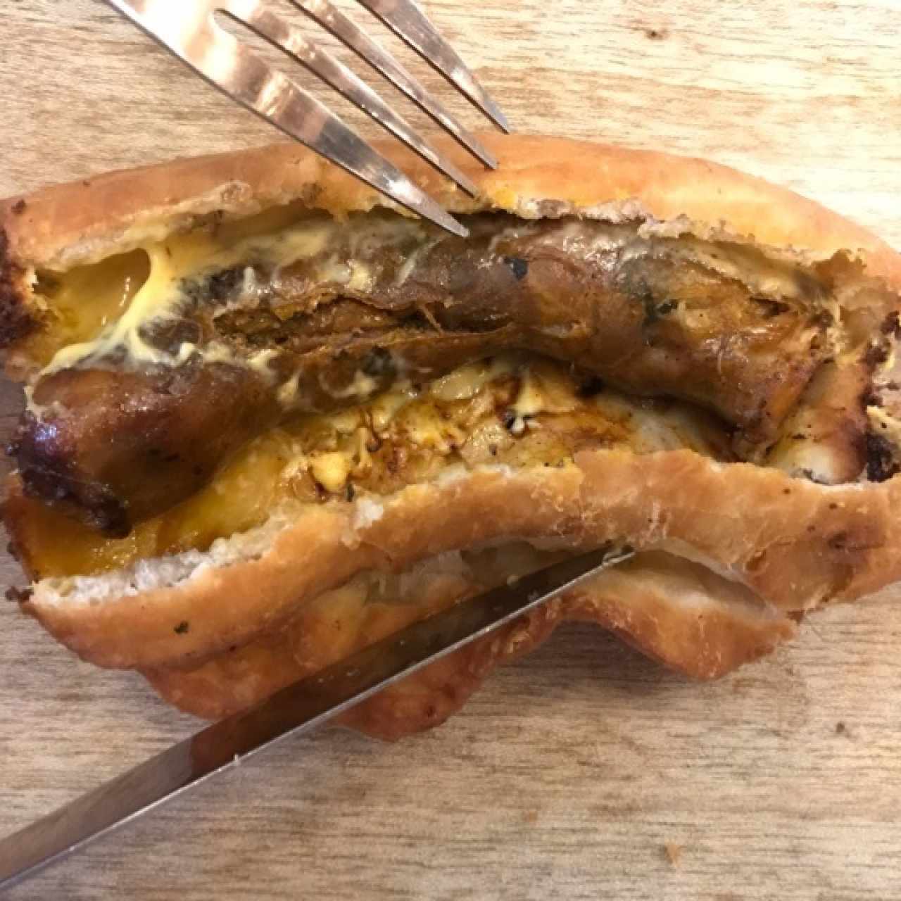 Chorizo tableño envuelto con hojaldre