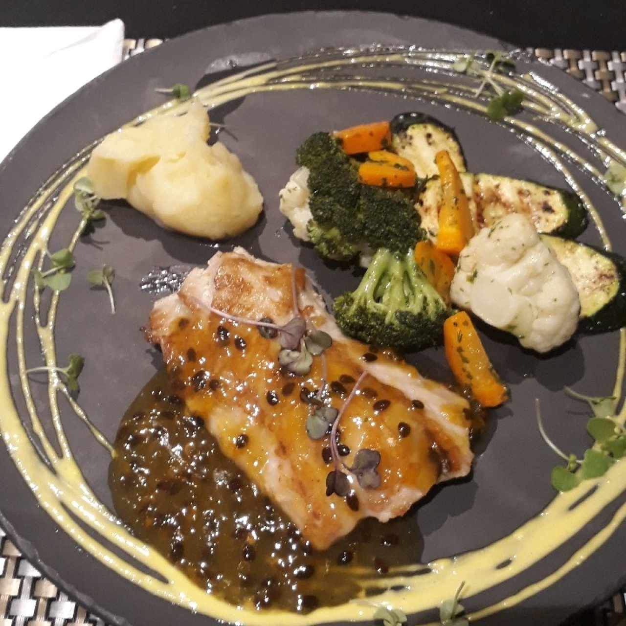 filete de corvina en salsa de maracayá
