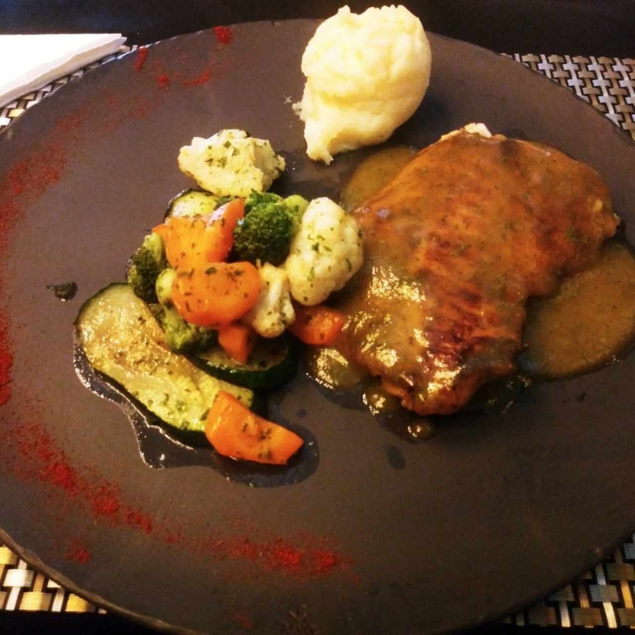 filete de corvina en salsa maracuyá