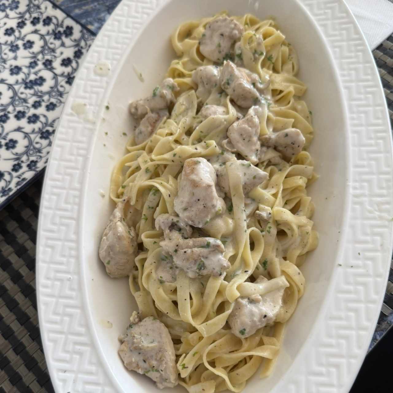 Fettuccine Alfredo con Pollo