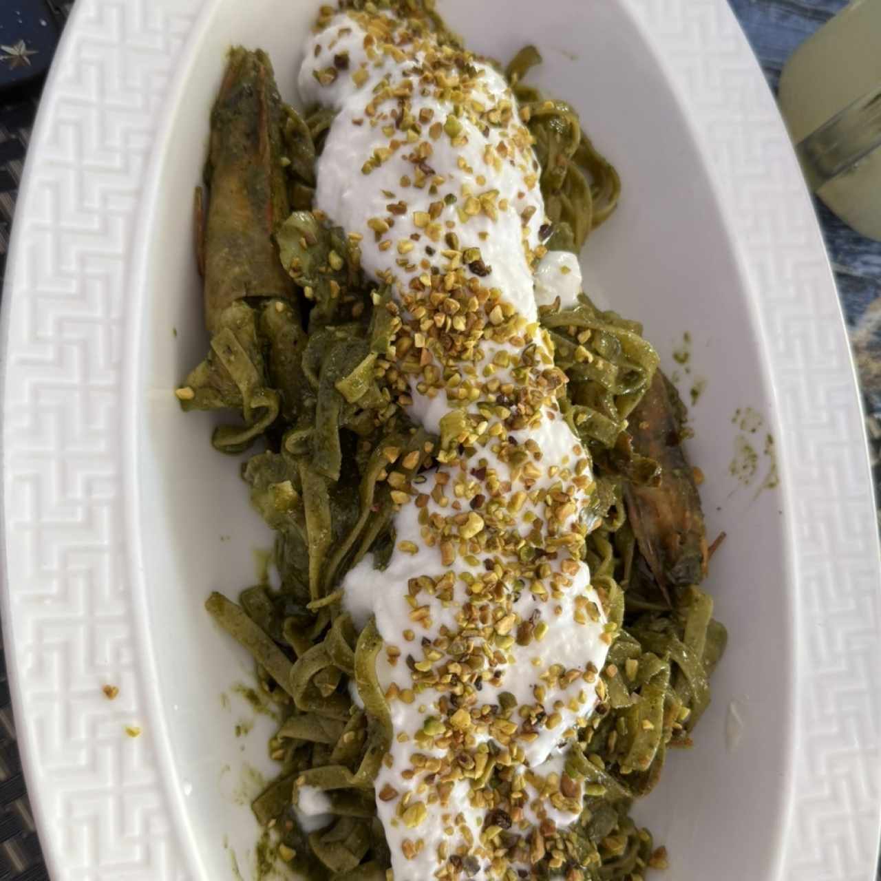 Fettuccine al Pesto con Langostino y Stracciatella
