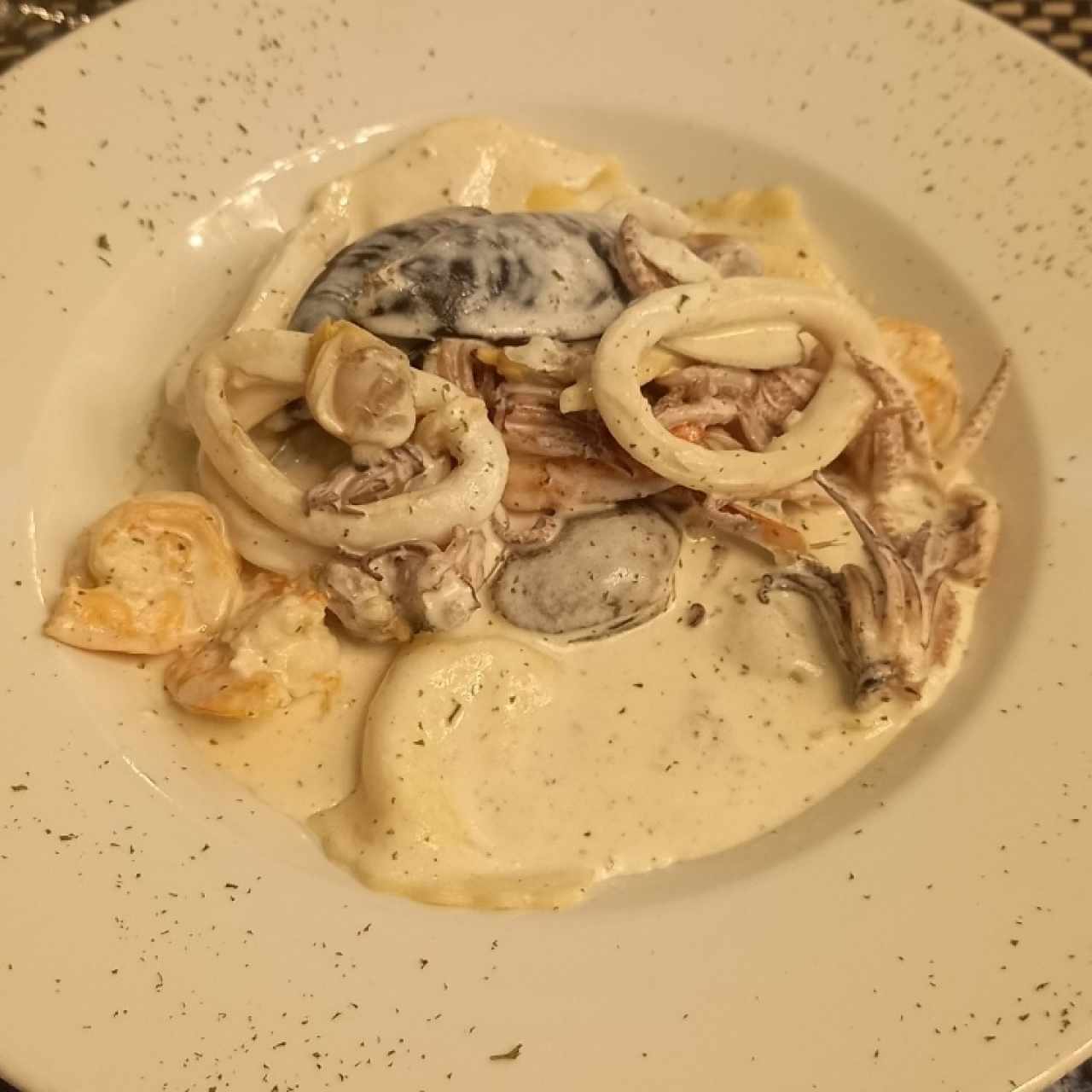 Ravioli de Ricotta en Salsa Seafood