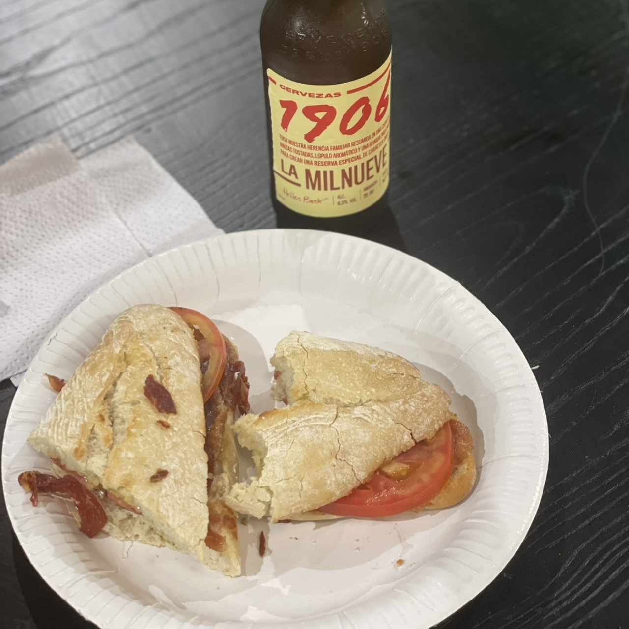 Bocadillo de jamón ibérico con tomate