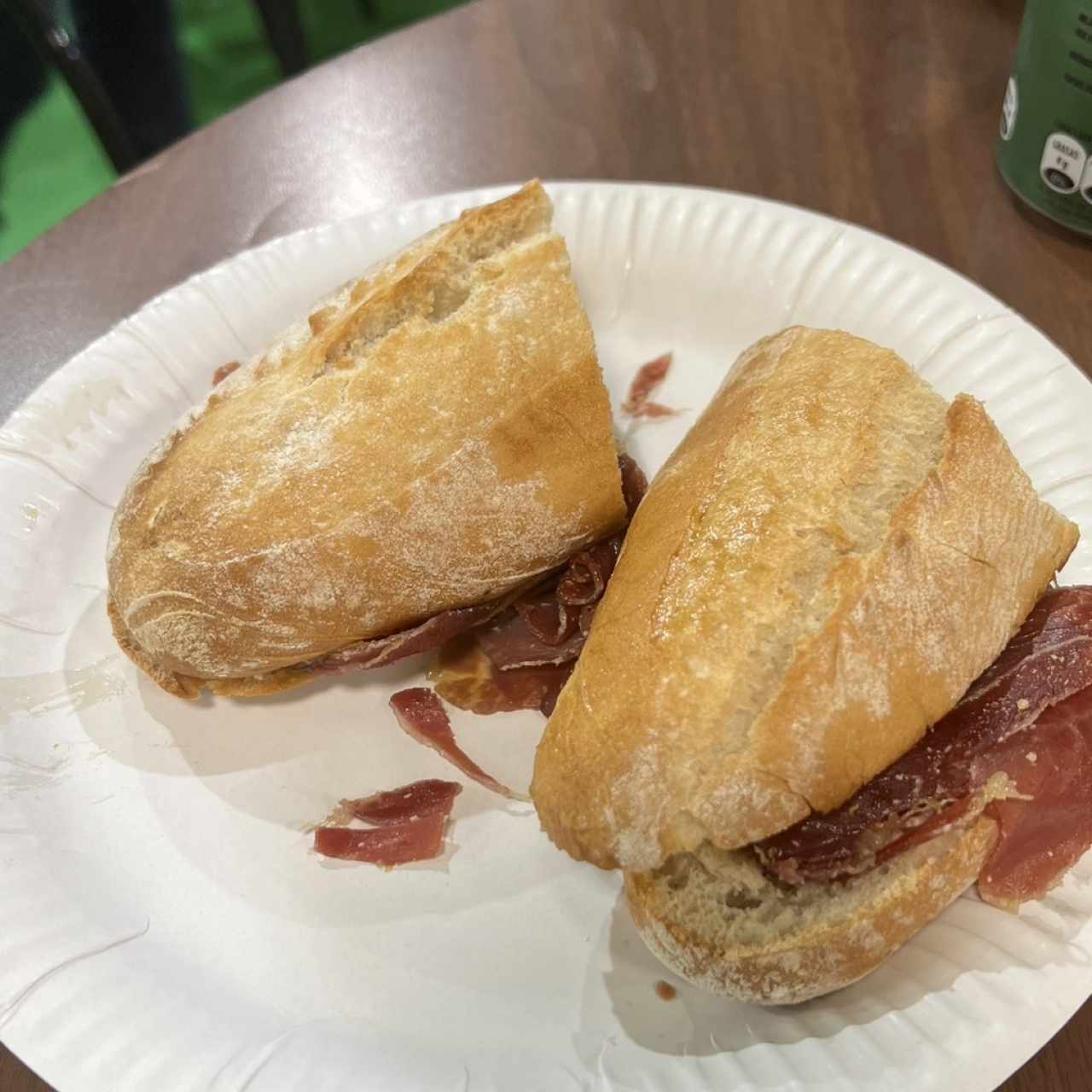 Emparedado de jamón serrano